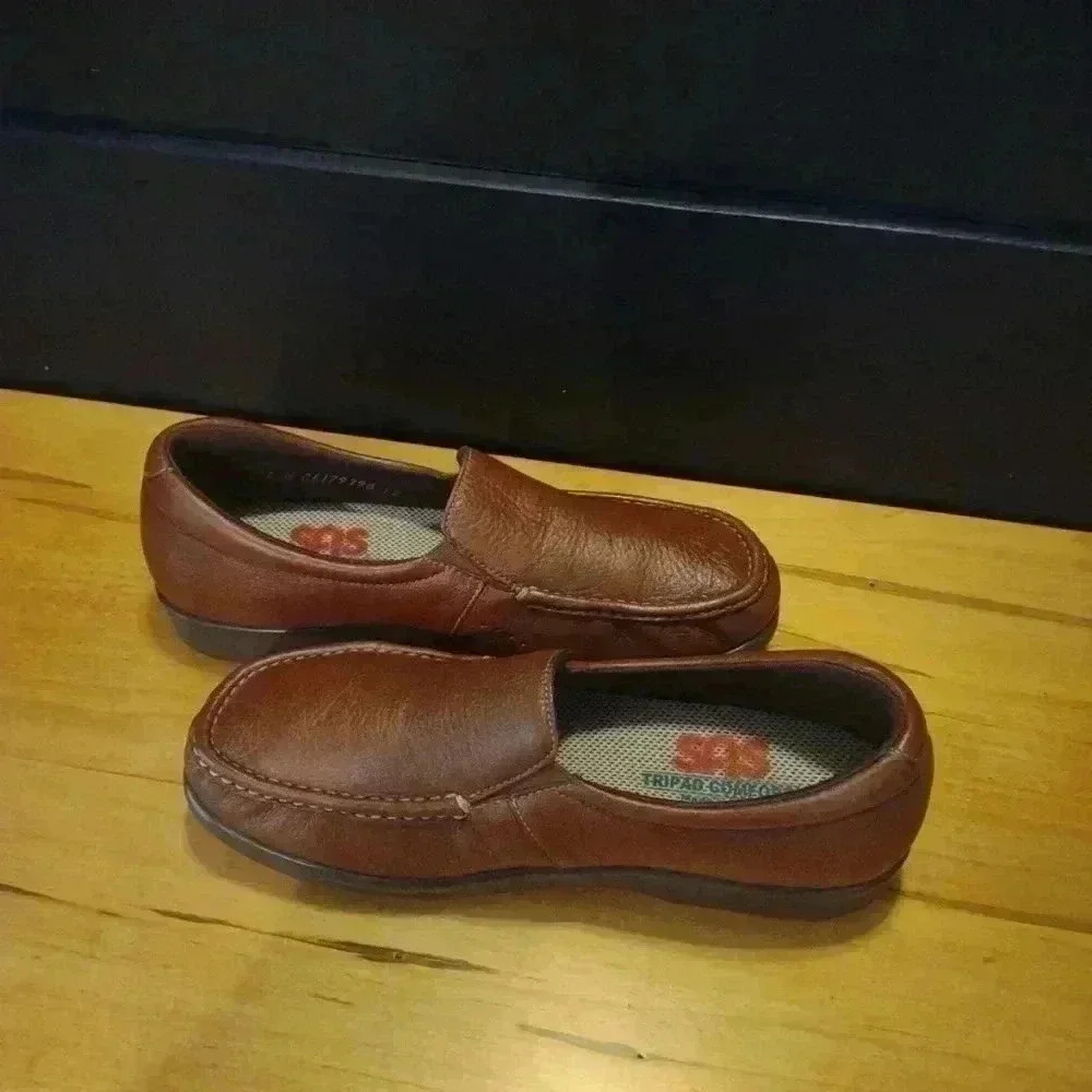 SaS woman's loafer mulch brown size 8M‎